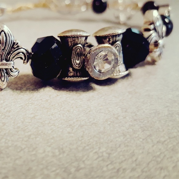 Black Crystal Fleur de Lis - Picture 2 of 3